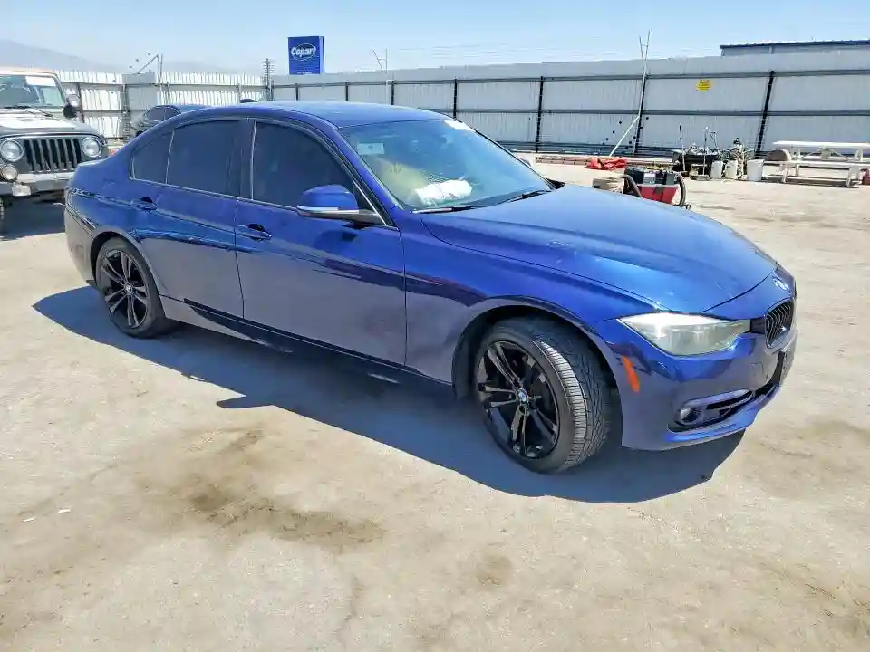 WBA8B9G53JNU58359 2018 BMW 3 SERIES-3