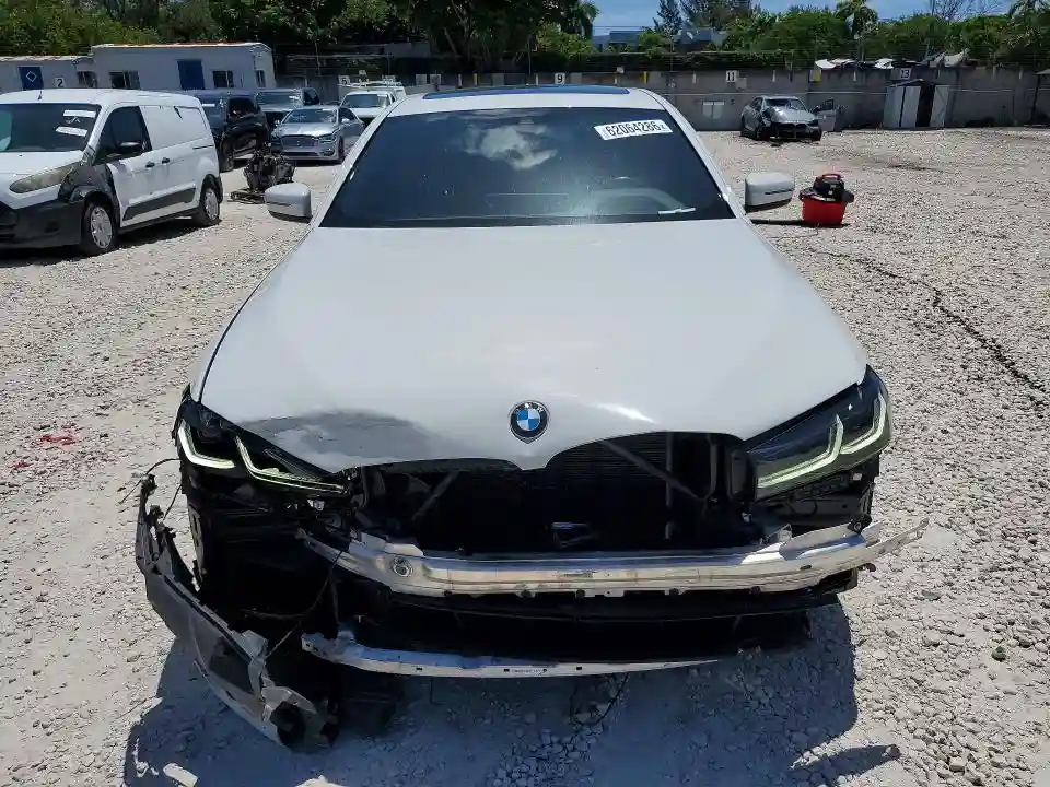 WBA53BJ04NWX54446 2022 BMW 5 SERIES-4