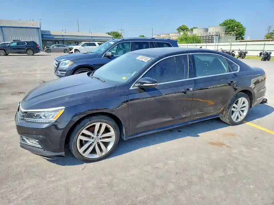 1VWBA7A36JC009807 2018 VOLKSWAGEN PASSAT-0