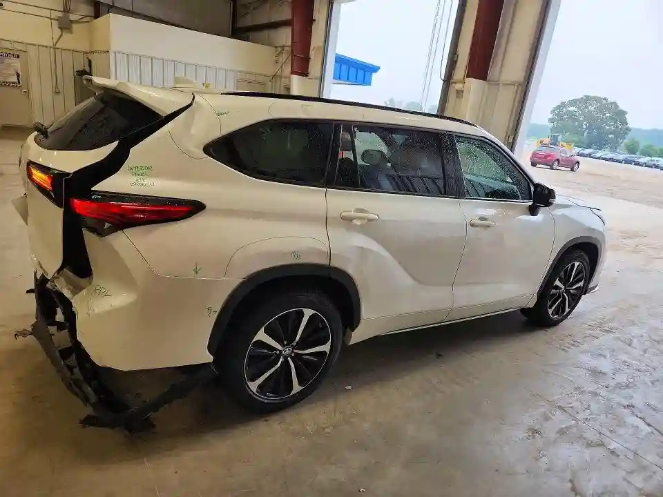 5TDJZRBH2MS073648 2021 TOYOTA HIGHLANDER-2