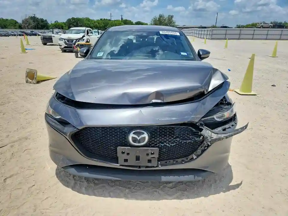 JM1BPAJM9K1138497 2019 MAZDA 3-4