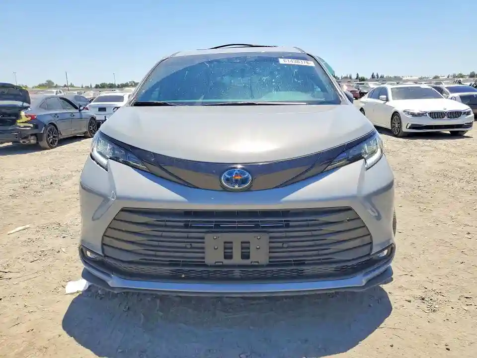 5TDCSKFC4SS173640 2025 TOYOTA SIENNA-4