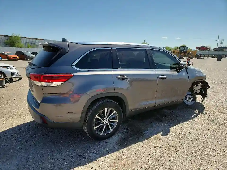 5TDKZRFH4JS258715 2018 TOYOTA HIGHLANDER-2