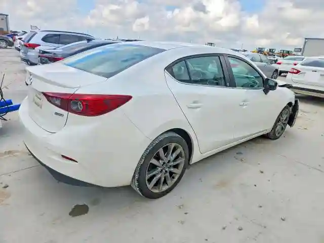3MZBN1V32JM209609 2018 MAZDA 3-2
