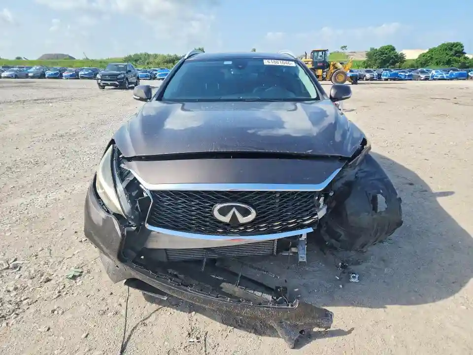 SJKCH5CP8KA009793 2019 INFINITI QX30-4