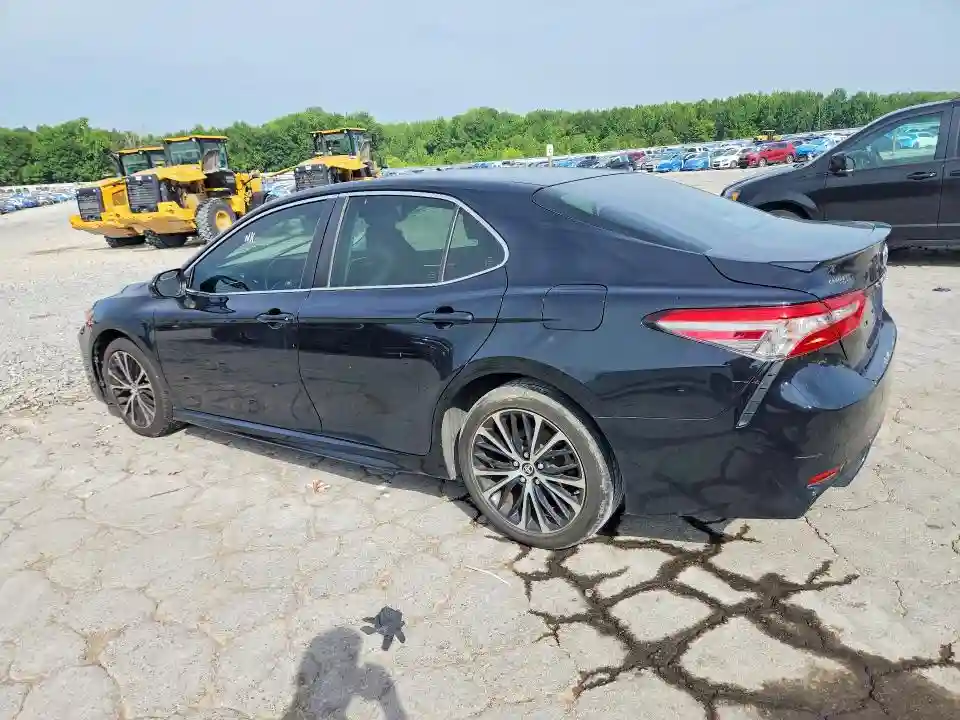 JTNB11HK9J3009647 2018 TOYOTA CAMRY-1