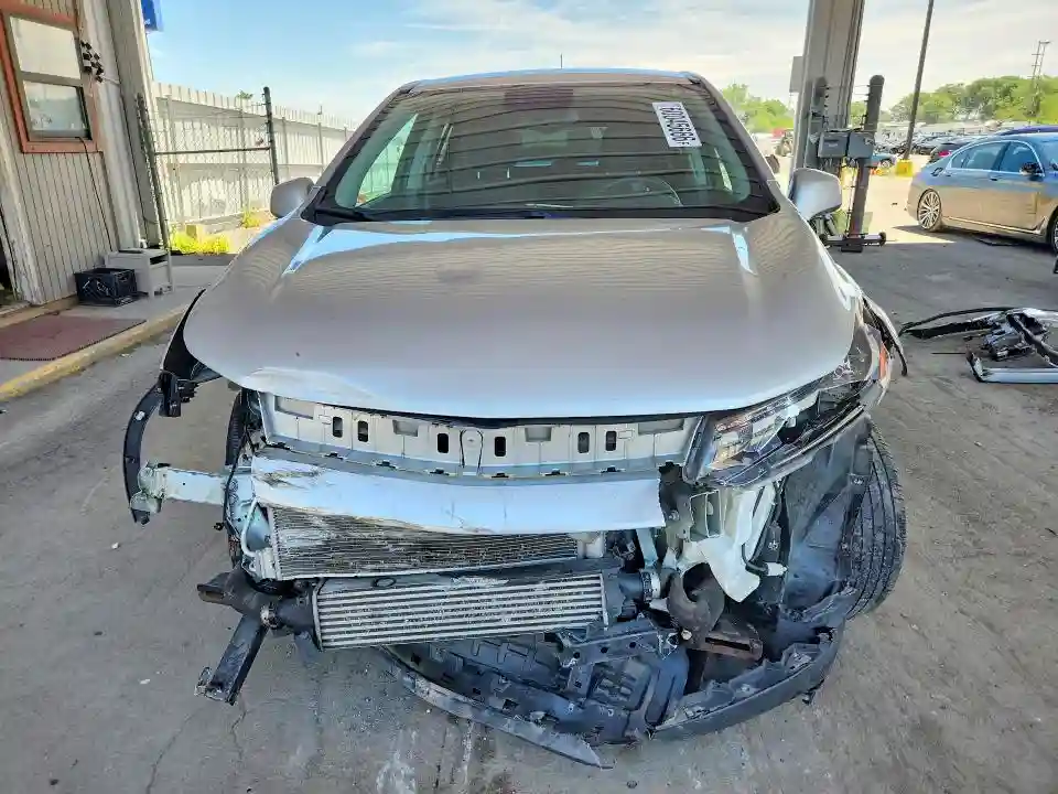 3GNCJKSB9KL261144 2019 CHEVROLET TRAX-4