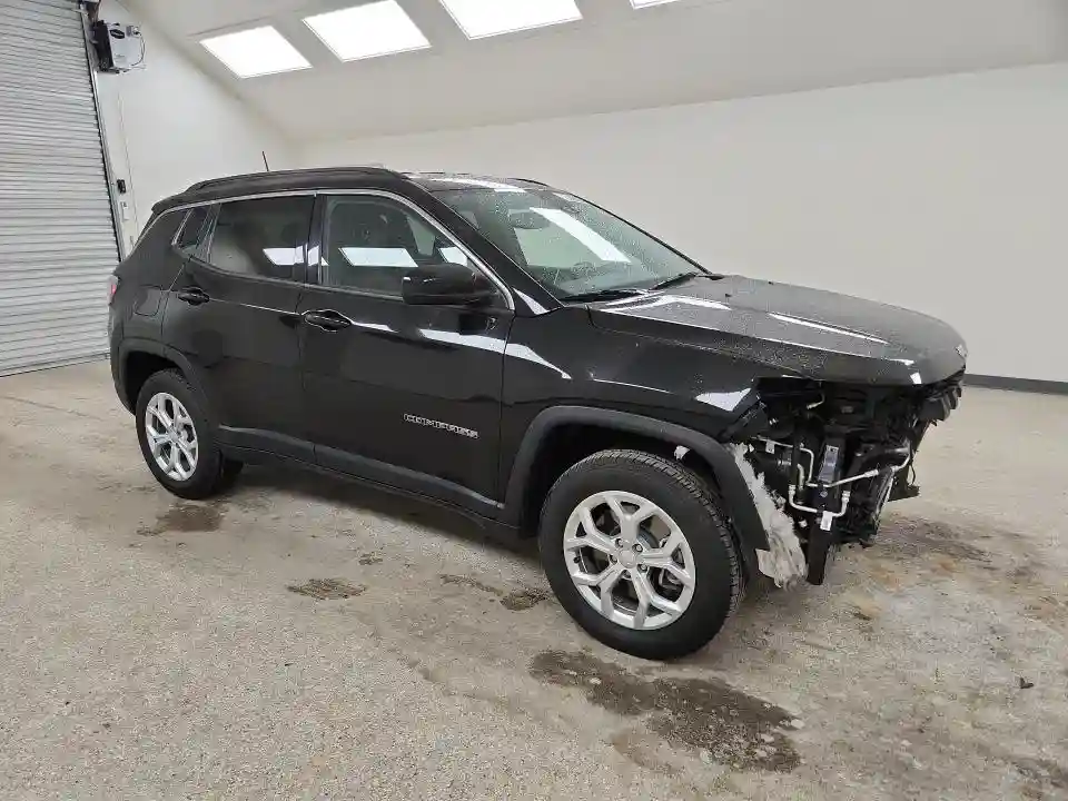 3C4NJDBN7RT110756 2024 JEEP COMPASS-3