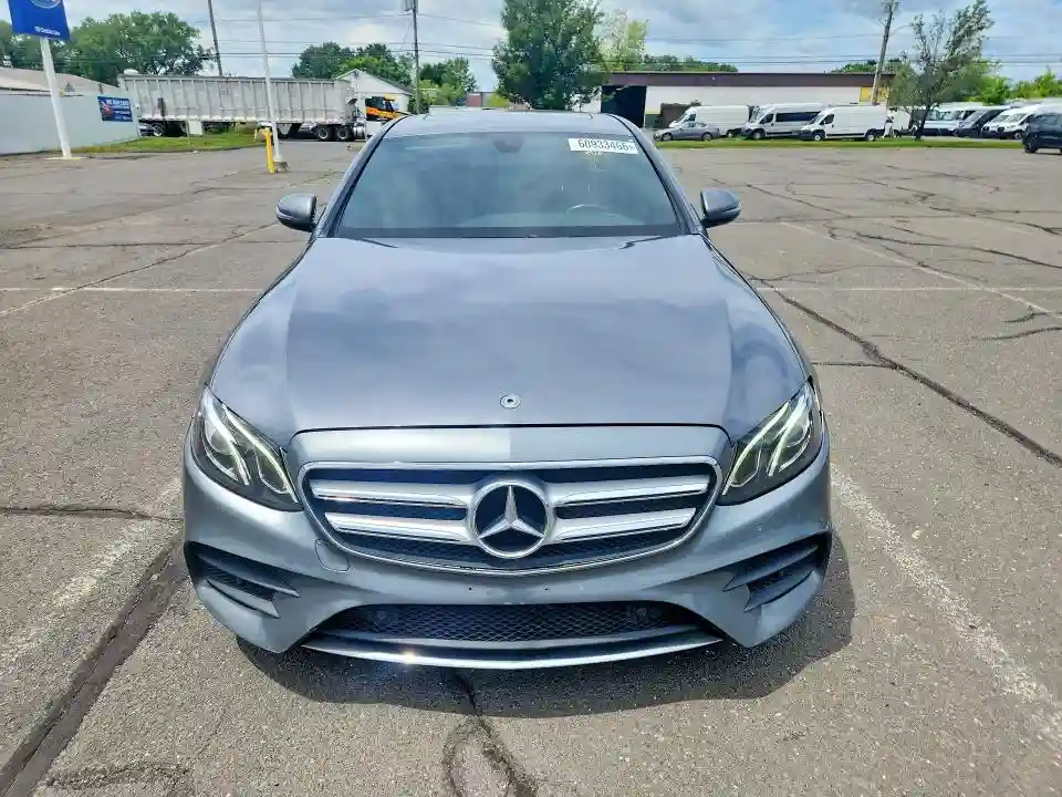 WDDZF4KB9JA329955 2018 MERCEDES-BENZ E-CLASS-4