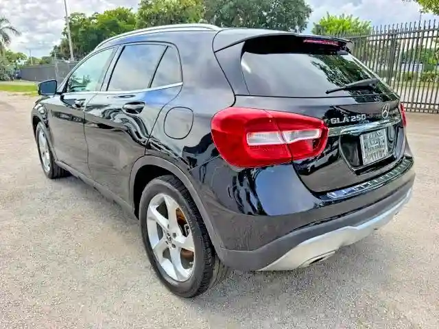 WDCTG4EB7JJ530353 2018 MERCEDES-BENZ GLA-CLASS-1