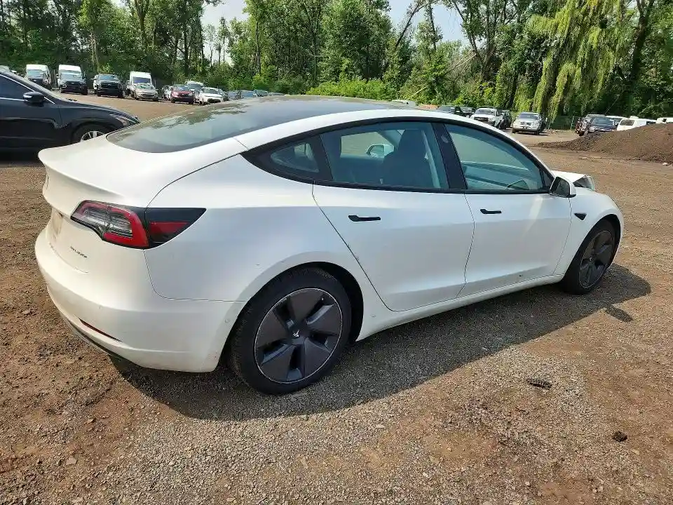 5YJ3E1EB2MF869737 2021 TESLA MODEL 3-2