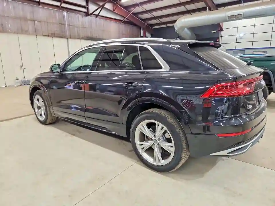 WA1BVAF17KD007310 2019 AUDI Q8-1