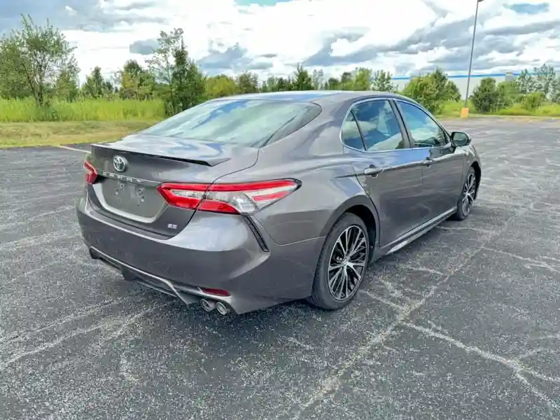 4T1B11HKXJU560650 2018 TOYOTA CAMRY-3