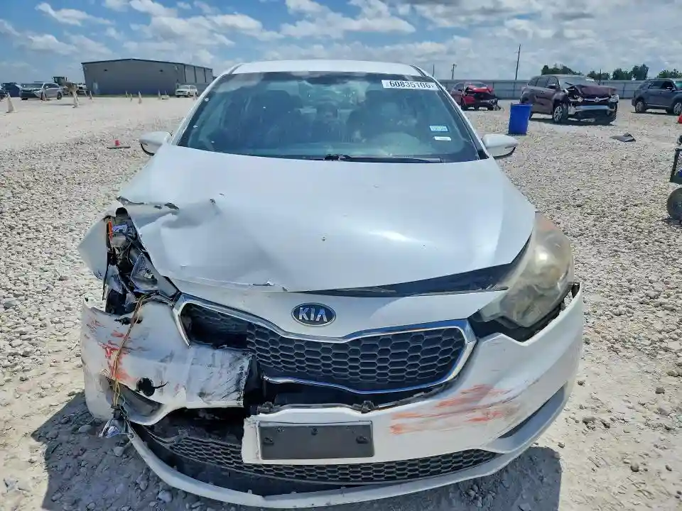 KNAFX4A63F5385014 2015 KIA FORTE-4