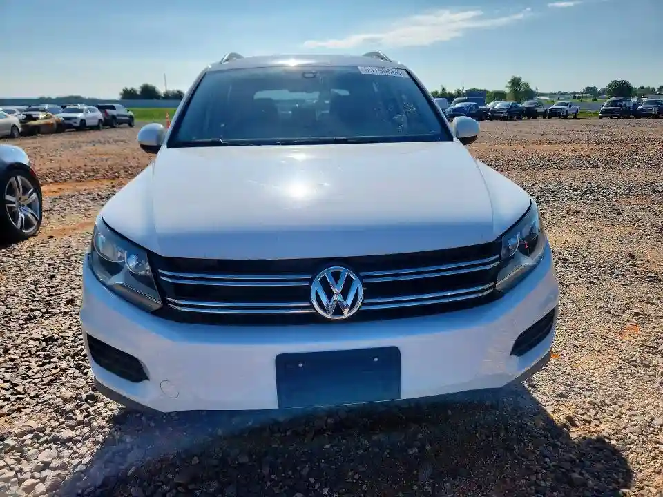 WVGBV7AX5HK006452 2017 VOLKSWAGEN TIGUAN-4