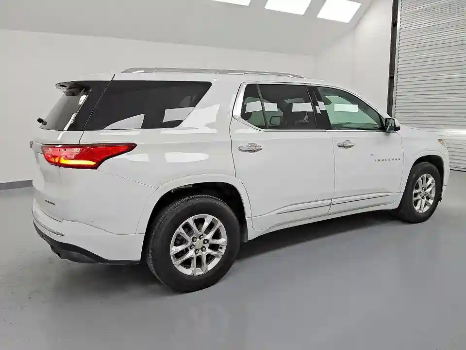 1GNERKKW8KJ182074 2019 CHEVROLET TRAVERSE-2