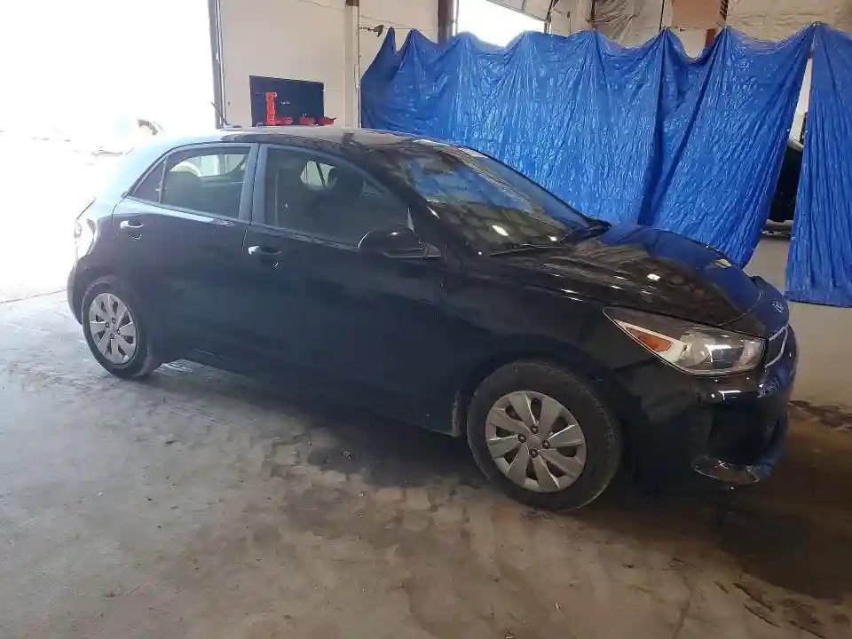 3KPA25AB9JE044518 2018 KIA RIO 5-DOOR-3