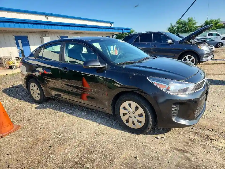 3KPA24AB5JE113859 2018 KIA RIO-3
