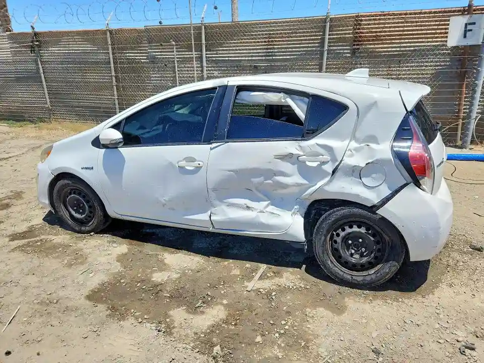 JTDKDTB36G1127166 2016 TOYOTA PRIUS C ON-1