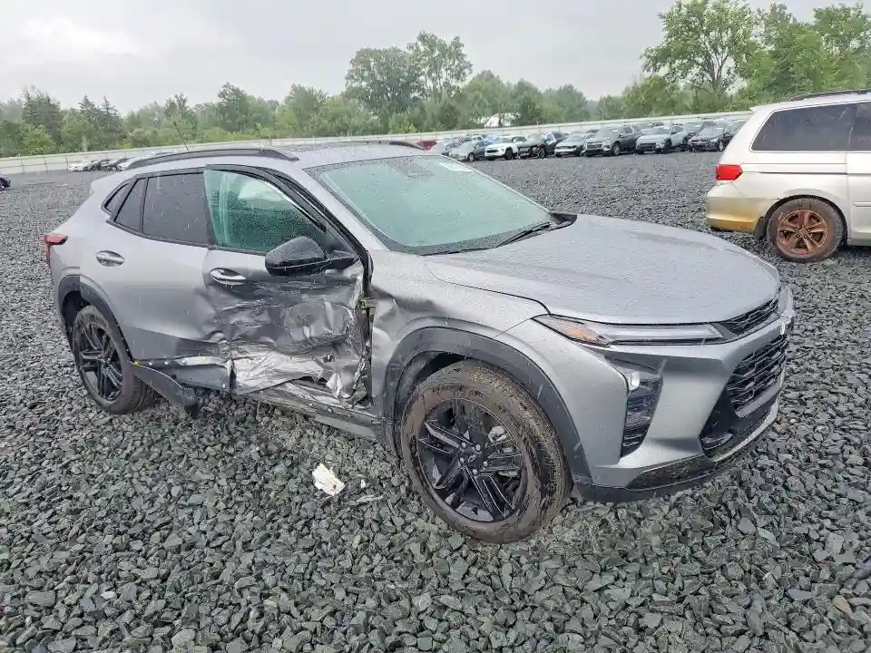 KL77LKEP2SC063493 2025 CHEVROLET TRAX-3