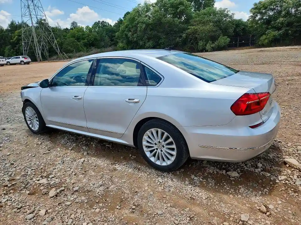 1VWBS7A37GC062876 2016 VOLKSWAGEN PASSAT-1