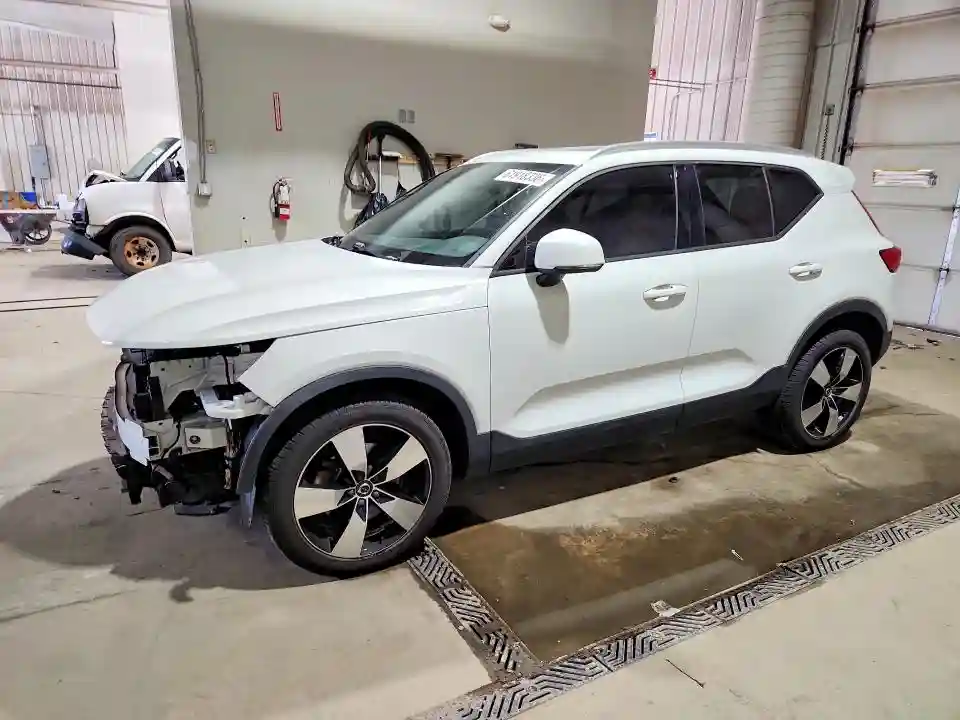 YV4162UK2K2127783 2019 VOLVO XC40-0