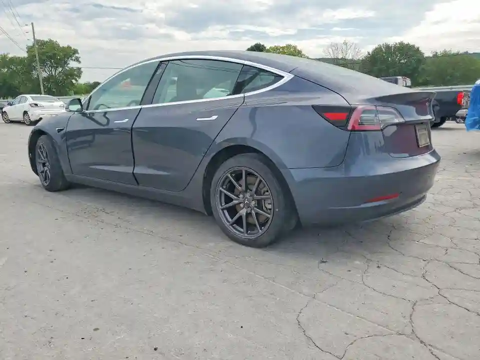 5YJ3E1EA8KF307605 2019 TESLA MODEL 3-1