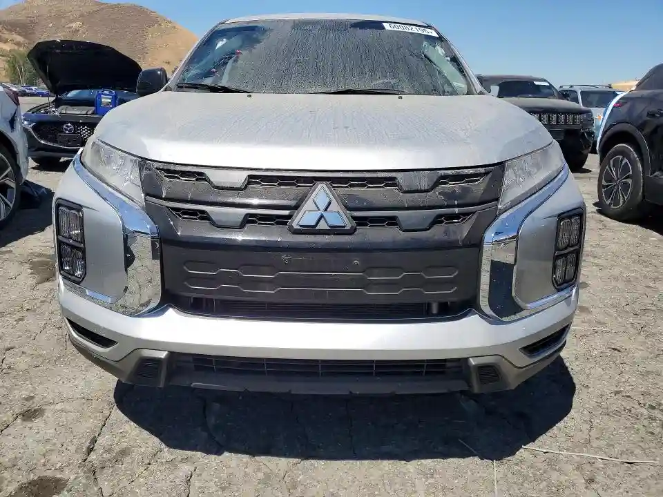 JA4ARUAU7TU011300 2026 MITSUBISHI OUTLANDER-4