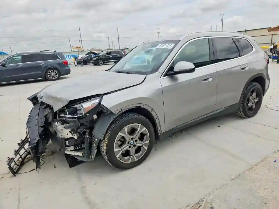 WBX73EF05P5W46015 2023 BMW X1-0