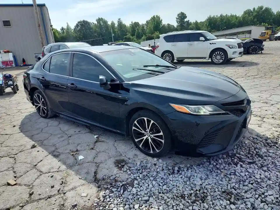 JTNB11HK9J3009647 2018 TOYOTA CAMRY-3