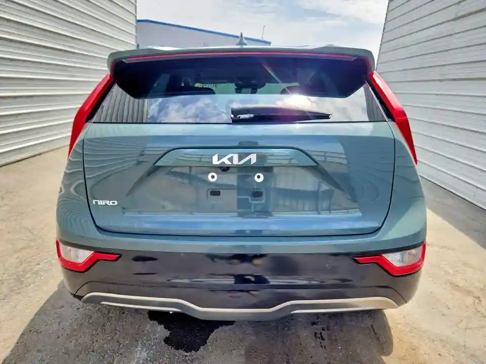 KNDCR3L12P5045575 2023 KIA NIRO-5