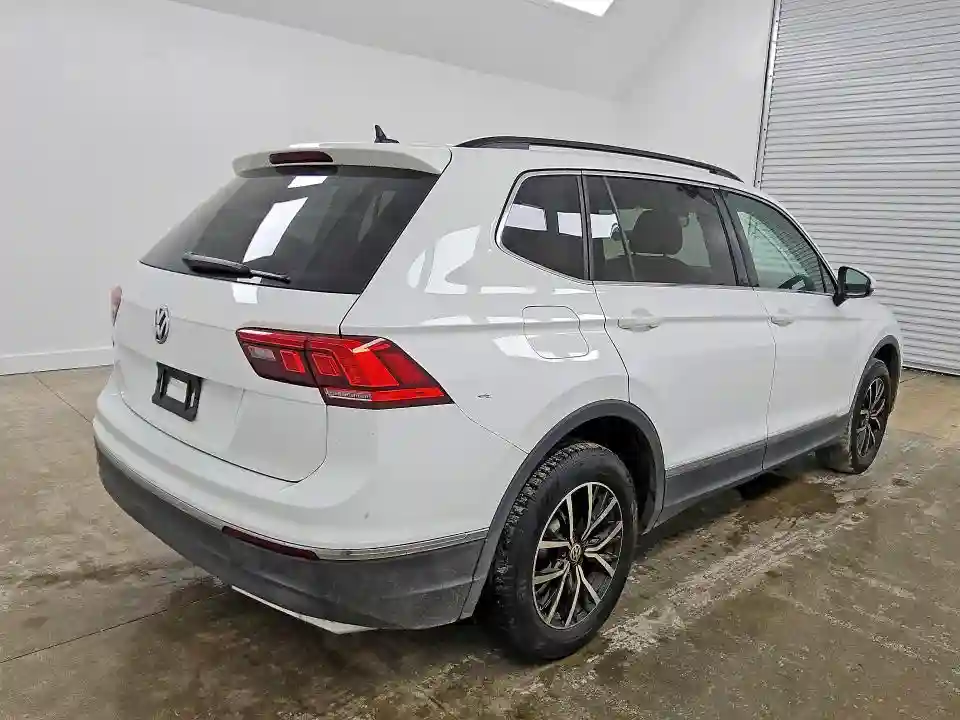 3VV3B7AX8LM182576 2020 VOLKSWAGEN TIGUAN-2