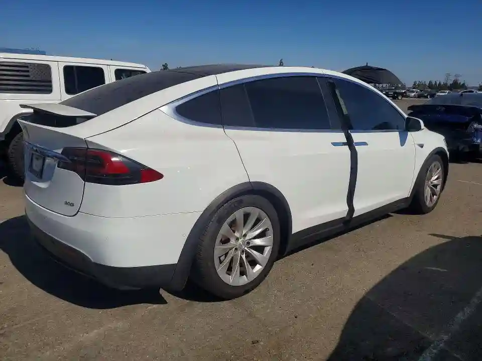 5YJXCBE2XGF003883 2016 TESLA MODEL X-2
