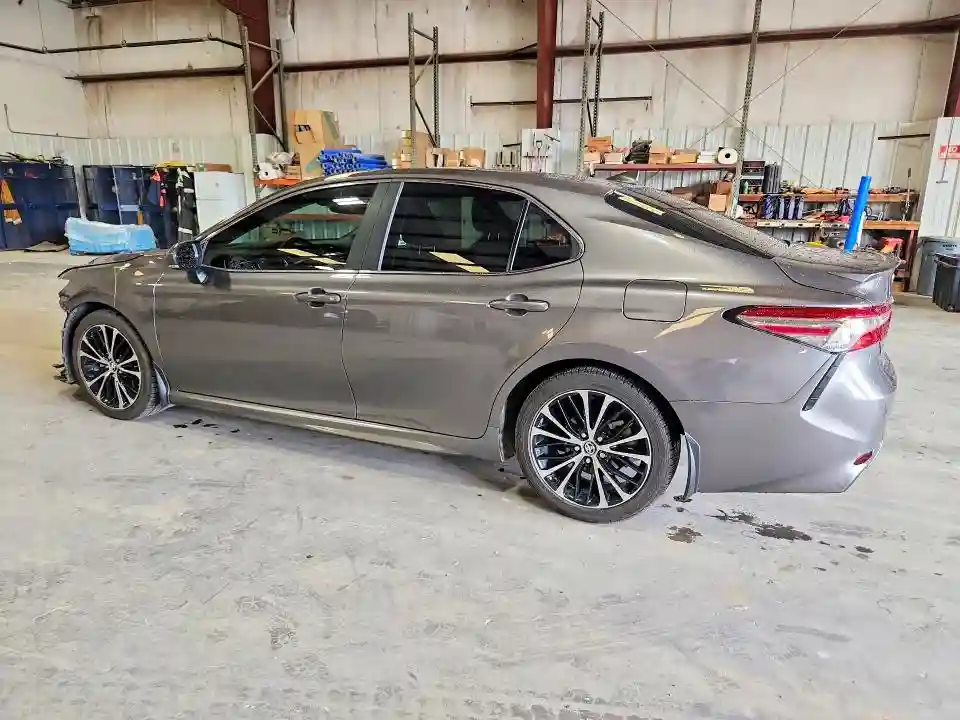 4T1B11HKXJU512517 2018 TOYOTA CAMRY-1