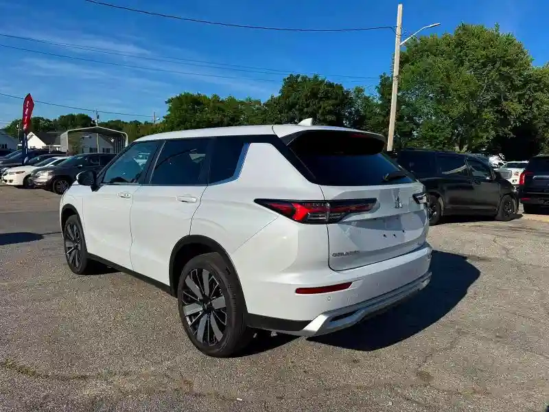 JA4J4VA88SZ021889 2025 MITSUBISHI OUTLANDER-2