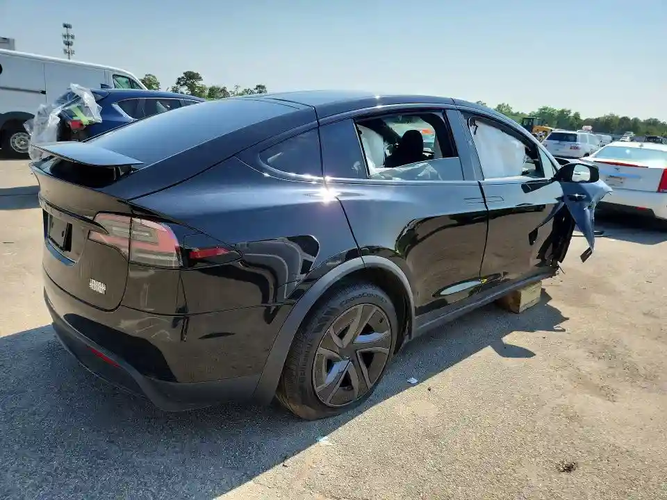 7SAXCBE68TF479811 2026 TESLA MODEL X-2