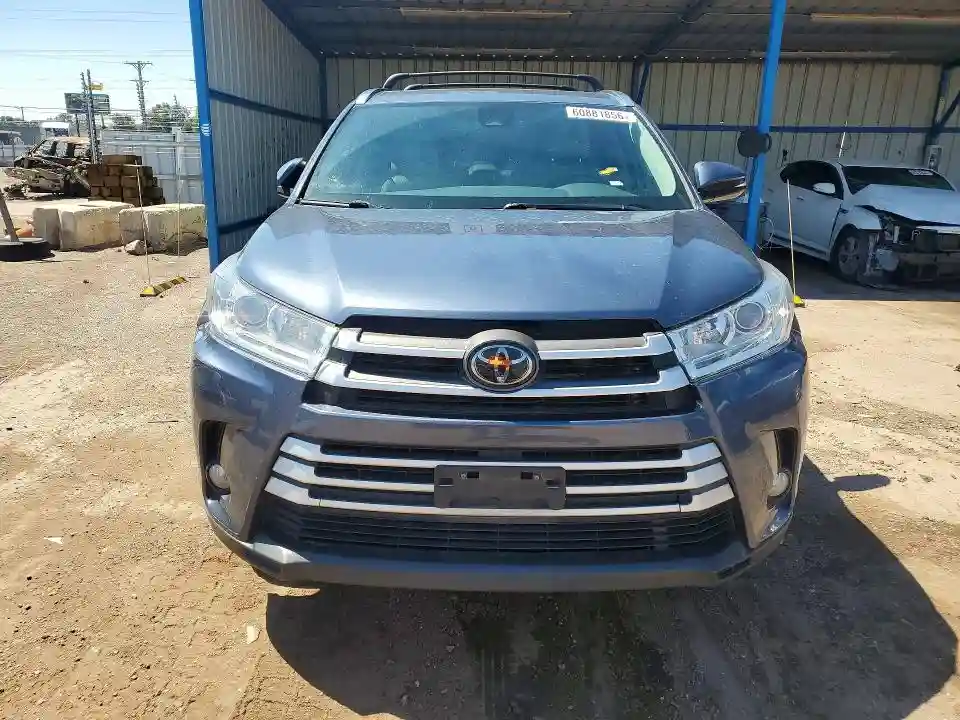 5TDJZRFHXJS812853 2018 TOYOTA HIGHLANDER-4