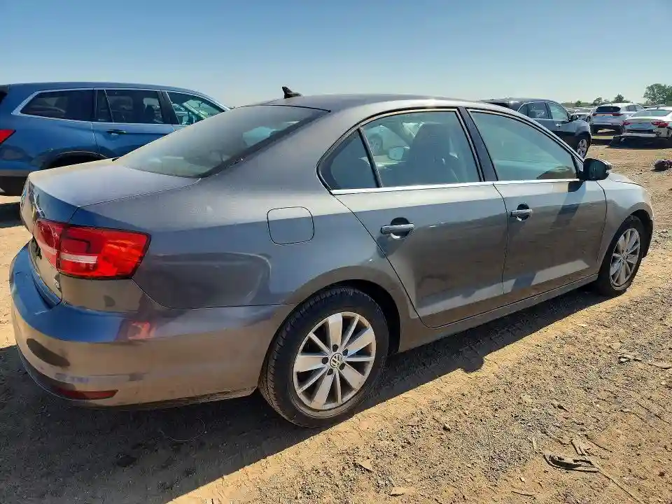 3VWD17AJ2FM230592 2015 VOLKSWAGEN JETTA-2