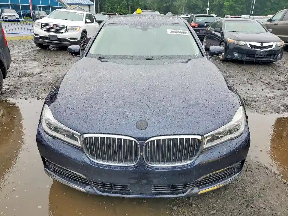 WBA7F2C58JG423821 2018 BMW 7 SERIES-4