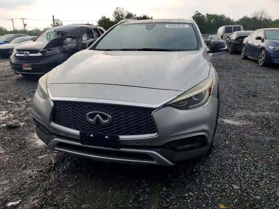 SJKCH5CR2HA016197 2017 INFINITI QX30-4