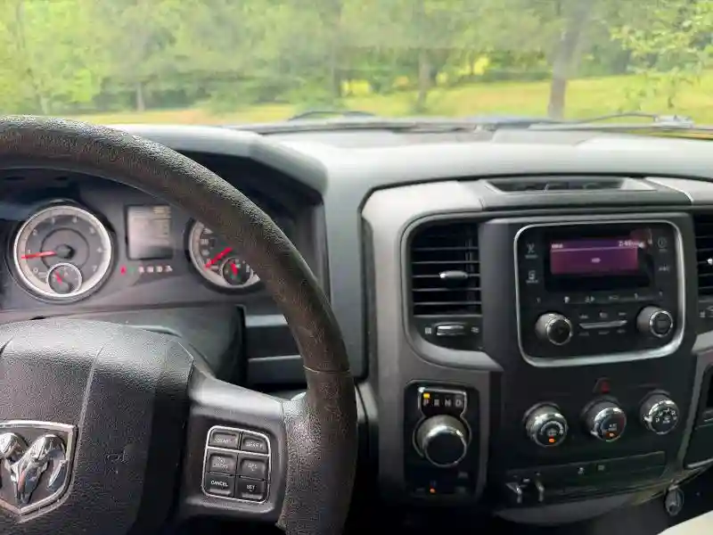 1C6RR7FG8KS504515 2019 RAM 1500-5