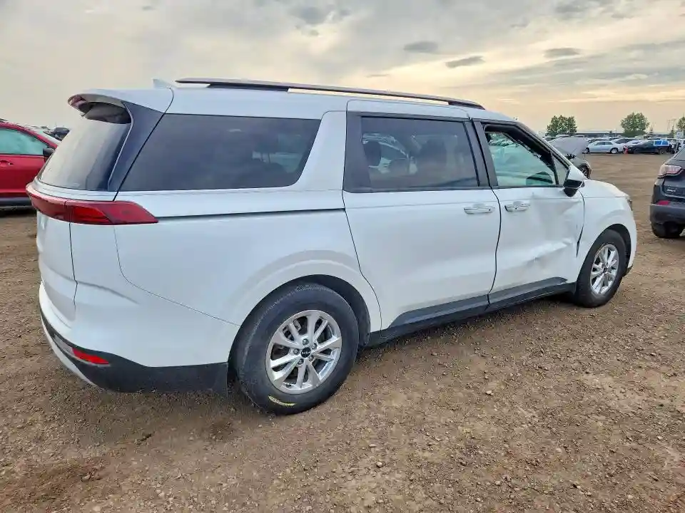 KNDNB5H39P6293240 2023 KIA CARNIVAL L-2