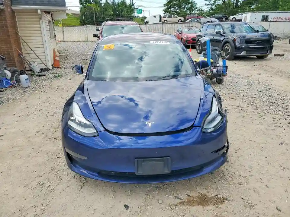 5YJ3E1EA0JF041950 2018 TESLA MODEL 3-4