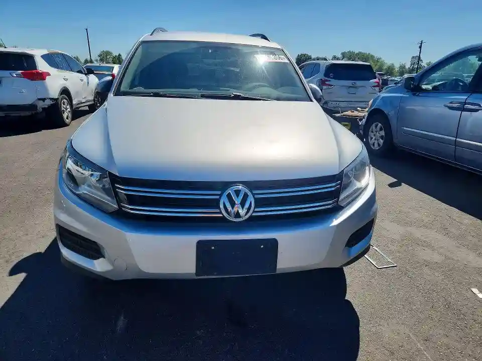 WVGBV7AX2HK051719 2017 VOLKSWAGEN TIGUAN-4