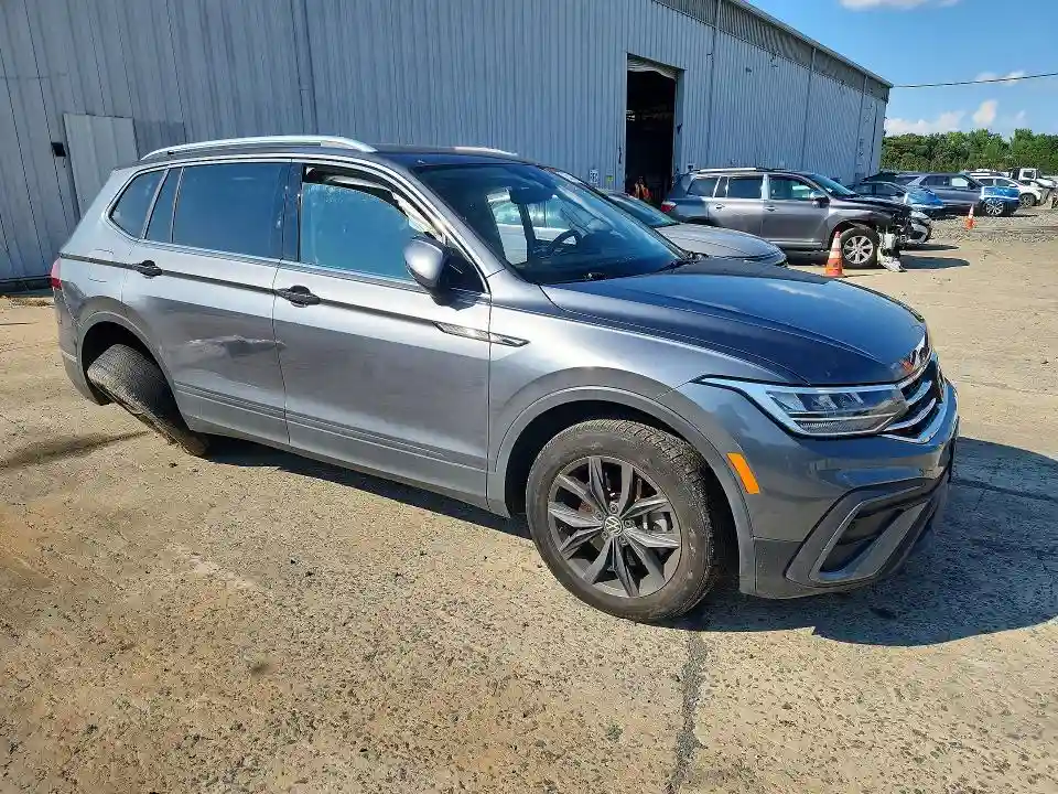 3VVMB7AX3PM070827 2023 VOLKSWAGEN TIGUAN-3