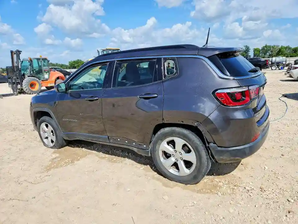 3C4NJDBBXJT315658 2018 JEEP COMPASS-1