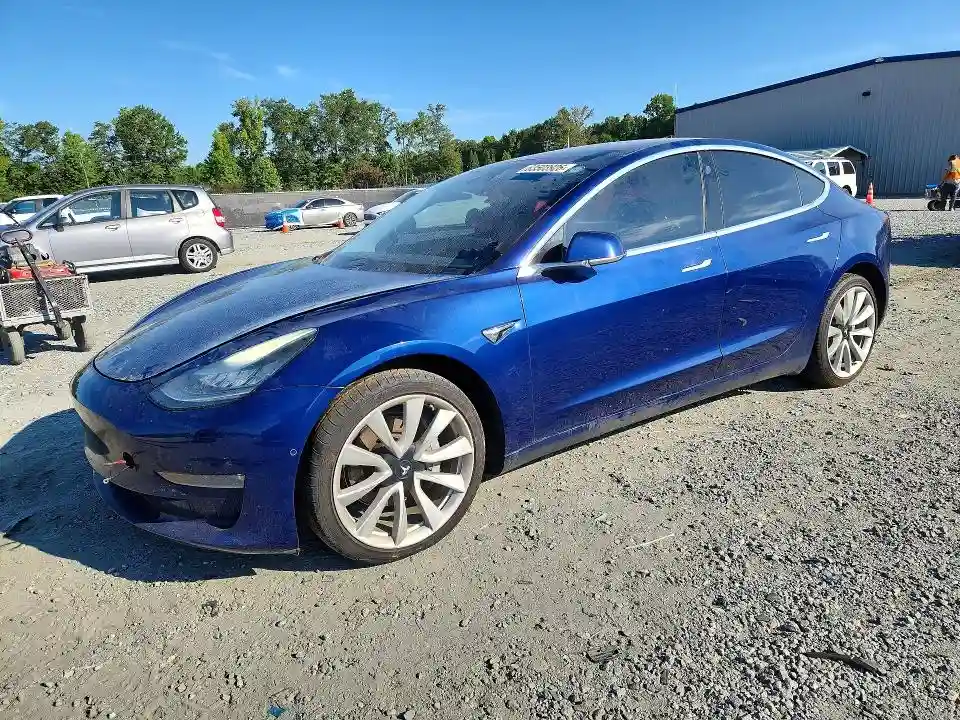5YJ3E1EB1JF133867 2018 TESLA MODEL 3-0