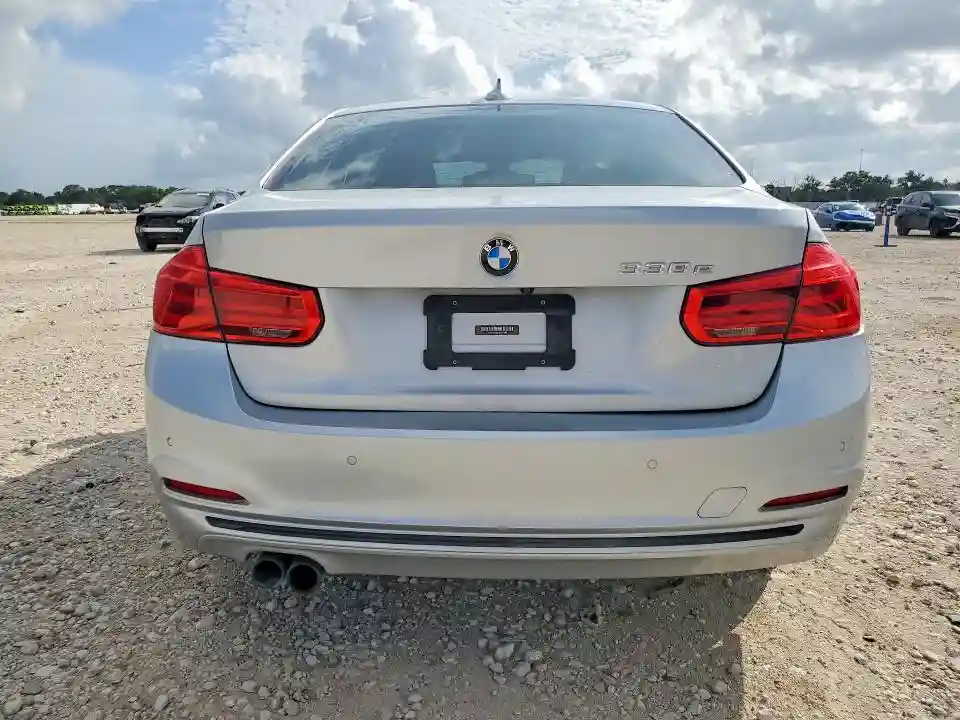 WBA8E1C3XHA158560 2017 BMW 3 SERIES-5