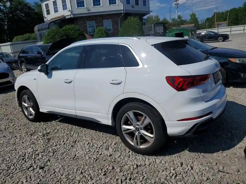 WA1EECF35R1182659 2024 AUDI Q3-1