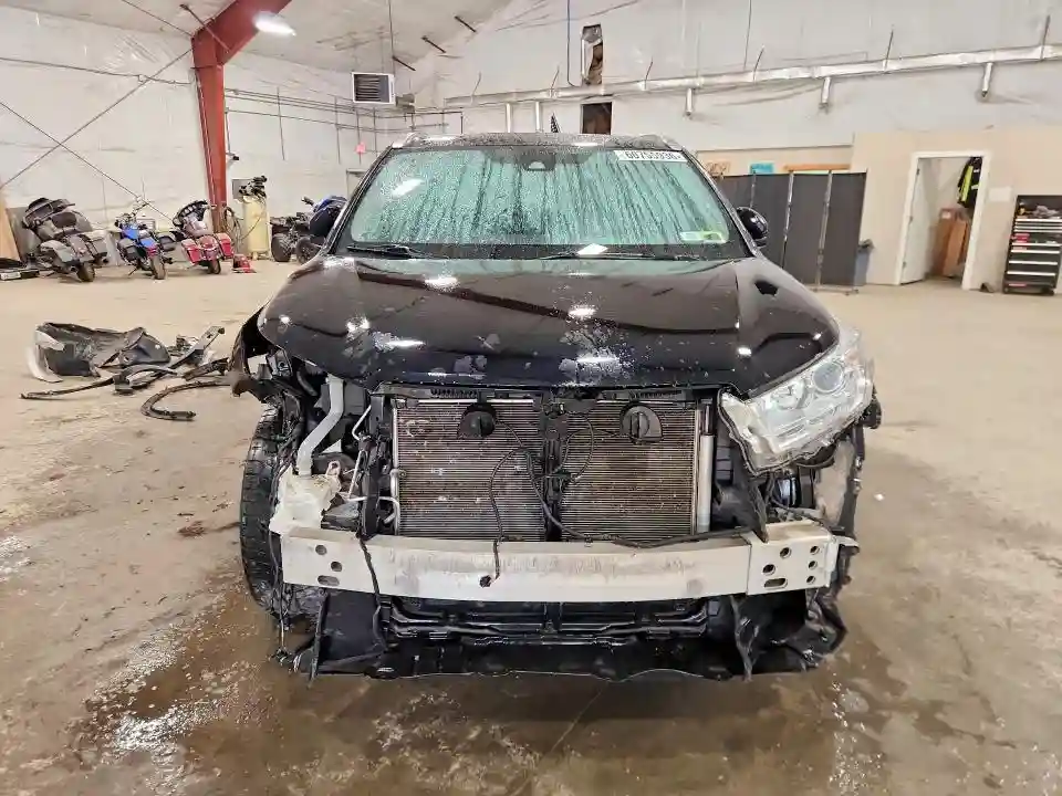 5TDJZRFH2JS883738 2018 TOYOTA HIGHLANDER-4